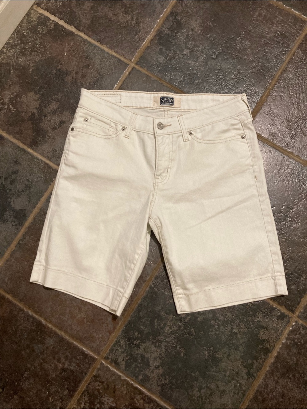 Levi’s Women's Cream Denim Bermuda Shorts Size 8